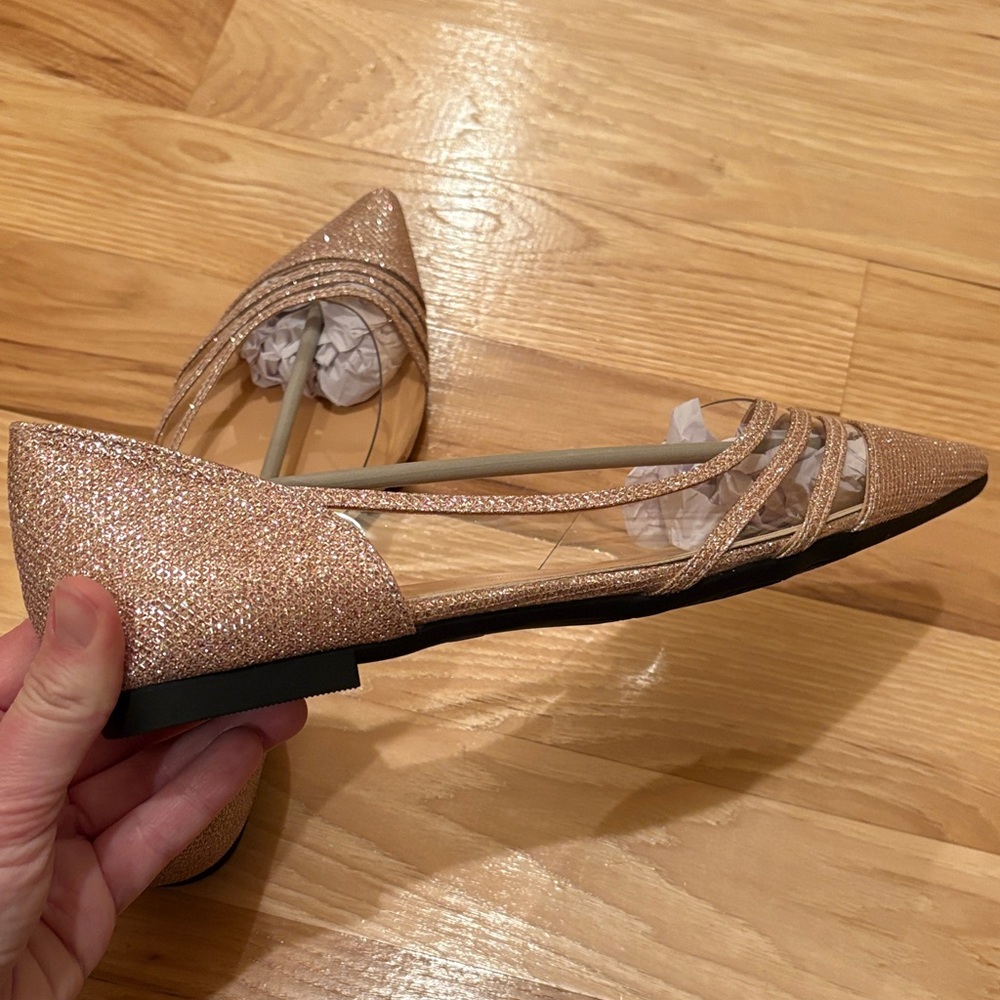 Chic Glittery blush/gold Women's Flats NWOT - Picture 2 of 6